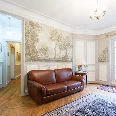 Superb 4 Bdrms 185m2 Trocadero Apartment