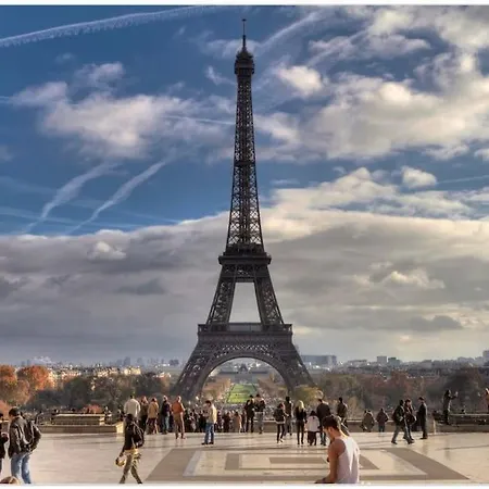 Superb 4 Bdrms 185m2 Trocadero *