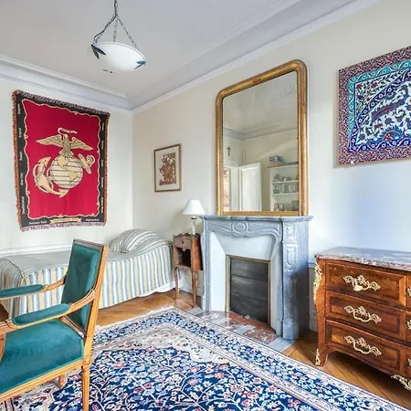 Superb 4 Bdrms 185m2 Trocadero Lejlighed *