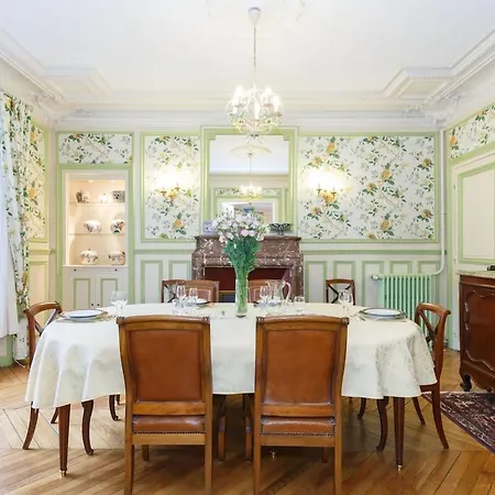 Superb 4 Bdrms 185m2 Trocadero