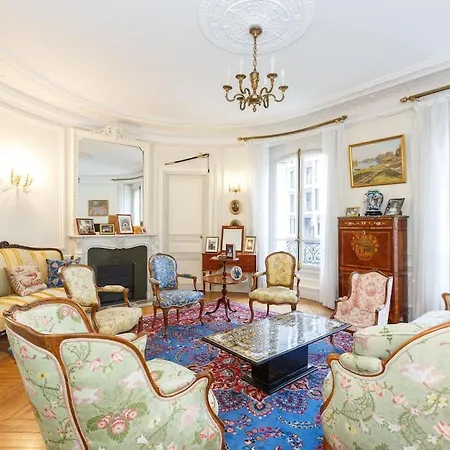 Superb 4 Bdrms 185m2 Trocadero Lejlighed *