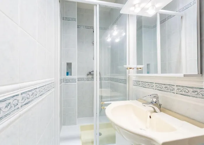 Superb 4 Bdrms 185m2 Trocadero