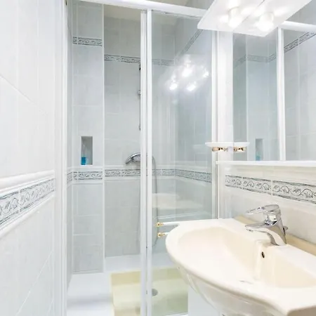Superb 4 Bdrms 185m2 Trocadero