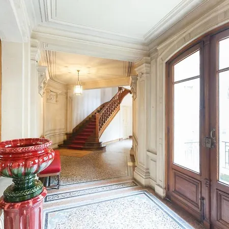 Apartament Superb 4 Bdrms 185m2 Trocadero Paryż