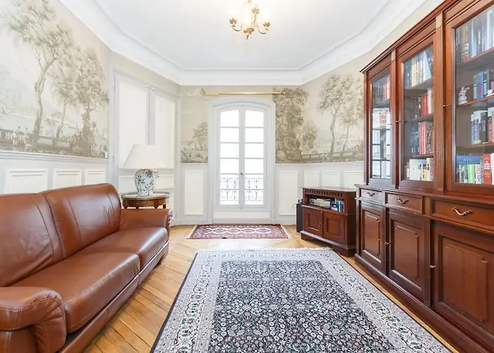 Apartament Superb 4 Bdrms 185m2 Trocadero Paryż