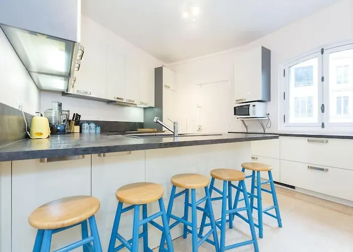 Superb 4 Bdrms 185m2 Trocadero Apartament *