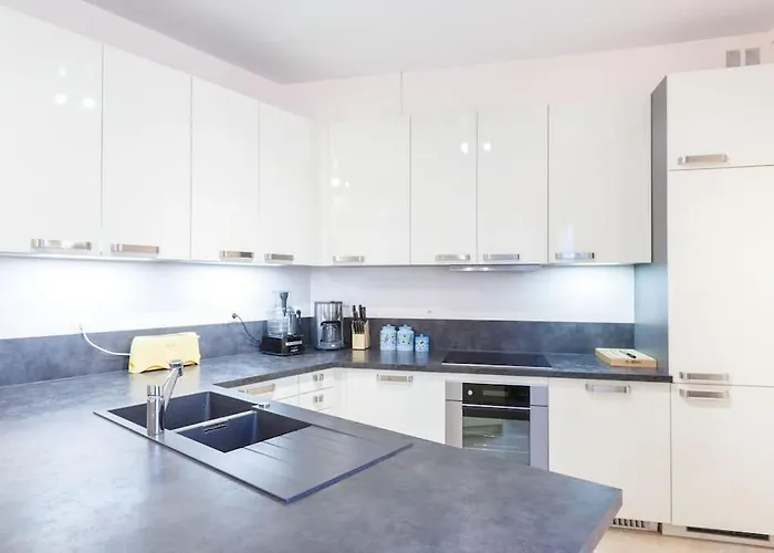 Superb 4 Bdrms 185m2 Trocadero Apartament *