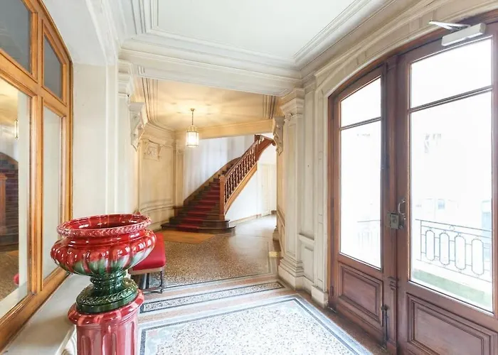 Superb 4 Bdrms 185m2 Trocadero Apartament