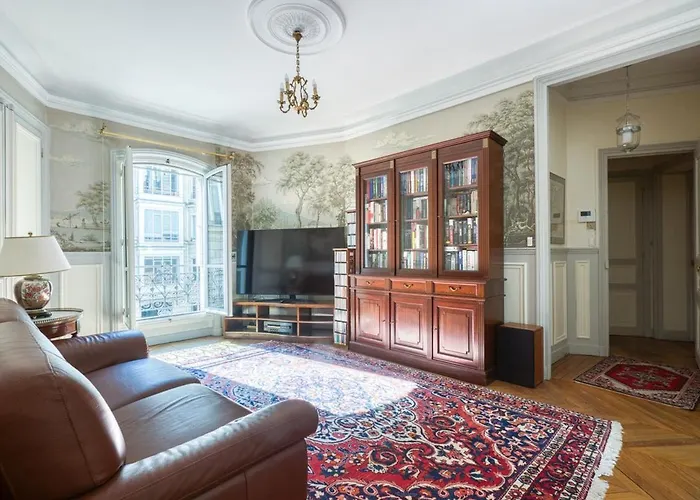 Superb 4 Bdrms 185m2 Trocadero Apartament