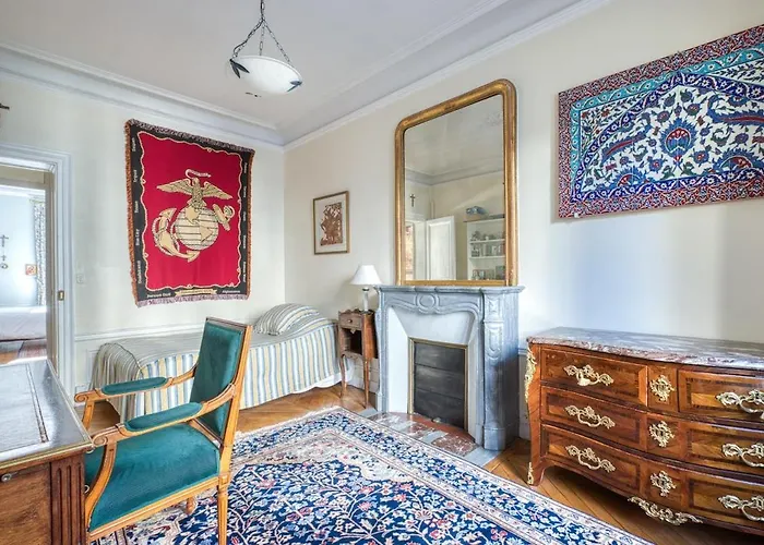 Superb 4 Bdrms 185m2 Trocadero Apartament *