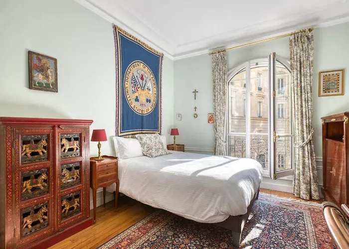 Superb 4 Bdrms 185m2 Trocadero Apartament *