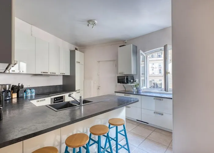 Superb 4 Bdrms 185m2 Trocadero Apartament